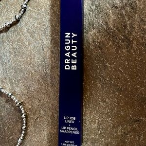 NWT Dragun Beauty lip job liner and pencil sharpener!